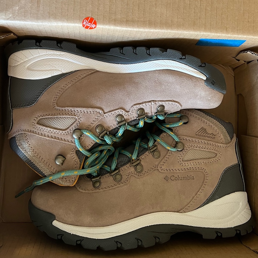 NEW Columbia Newton Ridge Plus Waterproof Amped Hiking Boot